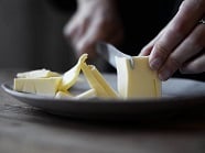 Madalenas de centeno con manzanas y pasas