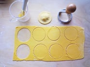 Ravioli mele e speck