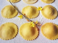 Ravioli mele e speck