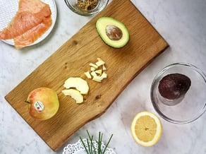 Involtini<br>salmone, mela e avocado