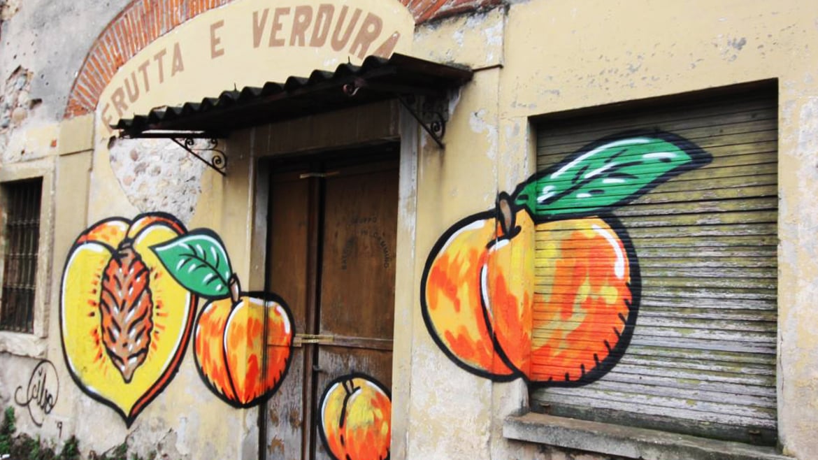 Val Venosta apples present #SavingWalls