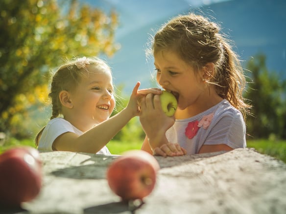 Manzanas Val Venosta celebra<br>el Día del Niño en España