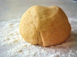 Pizza di mele Pinova,<br>provola e rosmarino