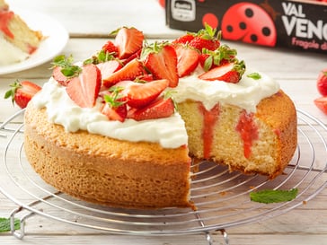 Erdbeer-Poke-Cake