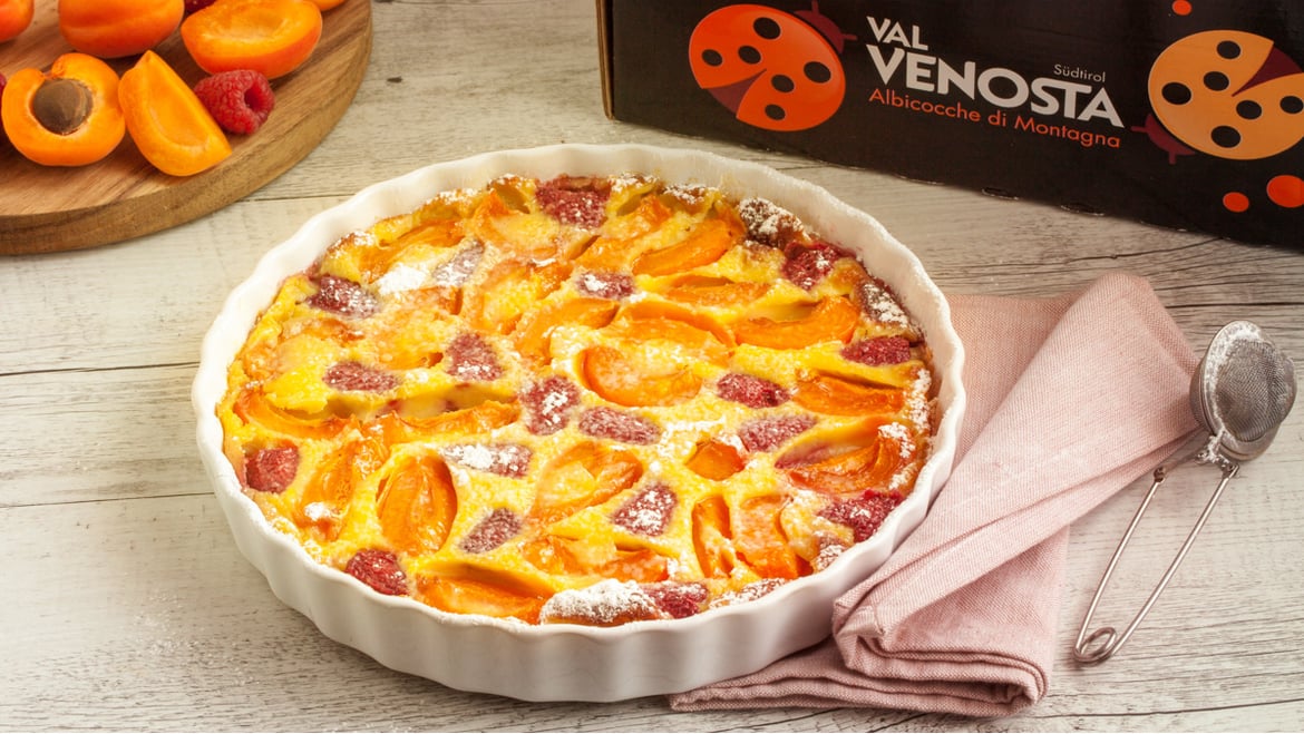Clafoutis mit Marillen und Himbeeren
