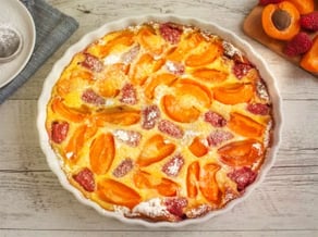 Clafoutis mit Marillen und Himbeeren