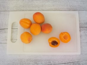 Clafoutis di albicocche e lamponi