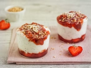 Chia pudding alle fragole<br> e latte di cocco