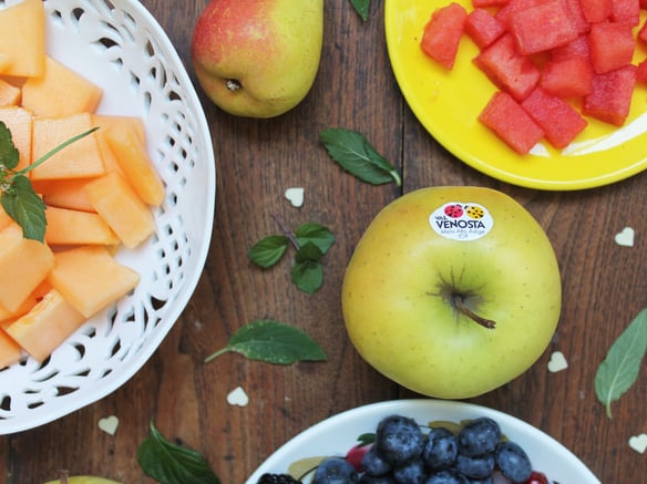 Apfelringe mit frischem Obst
