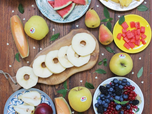 Apfelringe mit frischem Obst