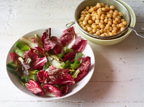 Insalata di radicchio di campo,<br>mele Red Delicious e lamponi