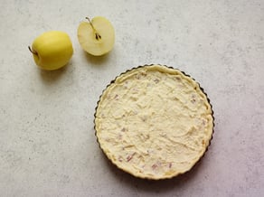 Quiché de quesos, panceta y manzanas Golden Delicious