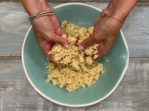 Apple crumb cake