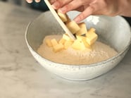 Crostata mit Schokoladenganache<br>und Golden Delicious-Äpfeln
