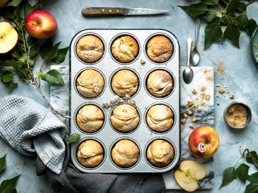 Muffins speziati<br>con mele Braeburn e noci