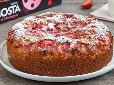 7-Becher-Kuchen mit Joghurt<br>und Marteller Erdbeeren