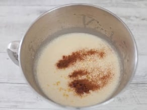 7-Becher-Kuchen mit Joghurt<br>und Marteller Erdbeeren