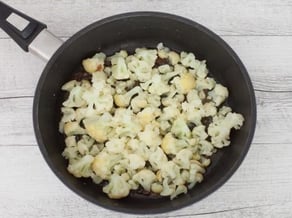 Rigatoni con cavolfiore,<br>pangrattato e acciughe
