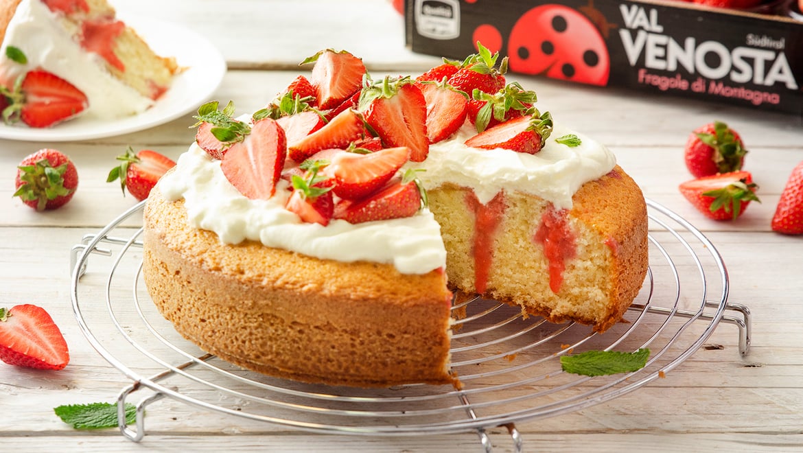 Erdbeer-Poke-Cake