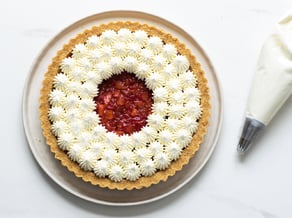 Crostata senza cottura alle mele, frutti rossi e yogurt greco