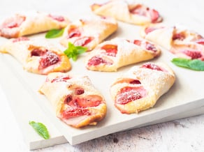 Sfogliatine con crema e fragole