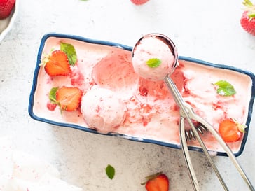 Gelato alle fragole e yogurt<br>senza gelatiera