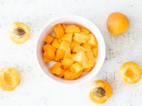 Muffins with apricots and cocoa