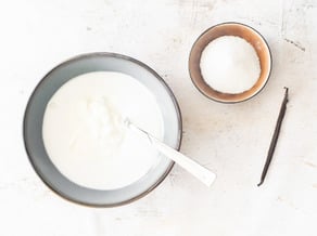 Eis am Stiel mit Marillen und Kokos