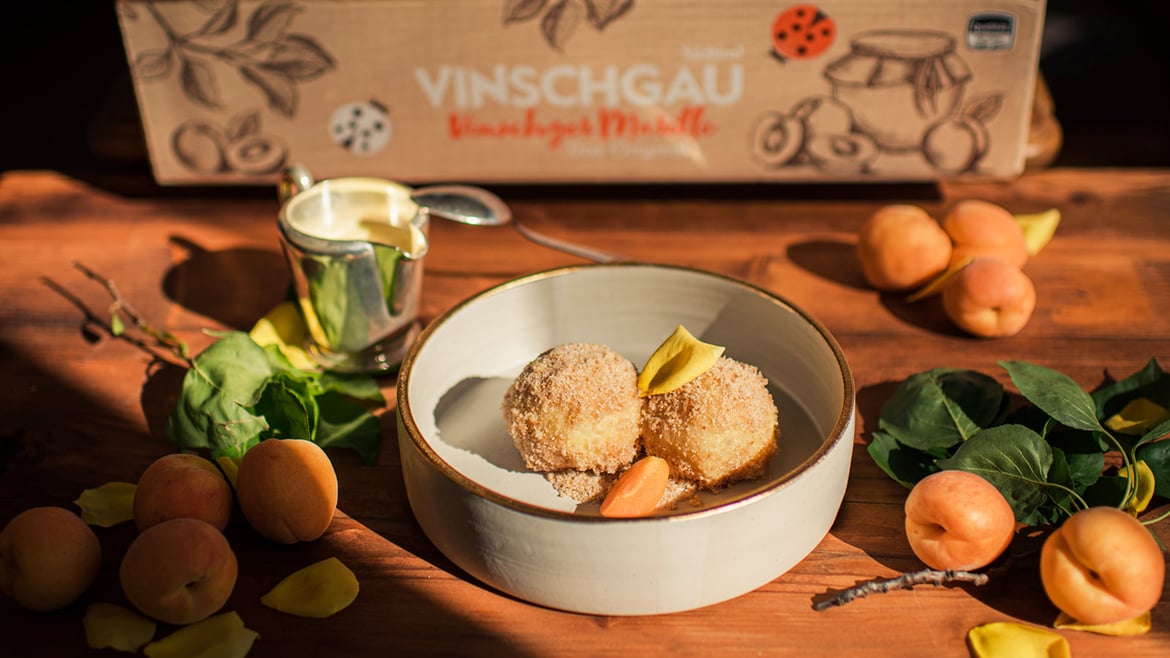 Apricot dumplings<br>with potato dough