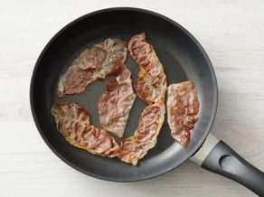 Sandwich con mele Gala,<br>speck e formaggio filante