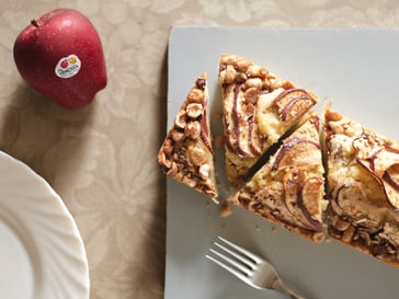 Kuchen mit Red Delicious-Äpfeln<br>und Haselnüssen