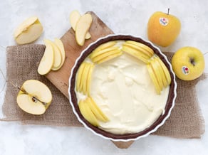 Tart al cacao con crema di ricotta<br>e mele Golden Delicious