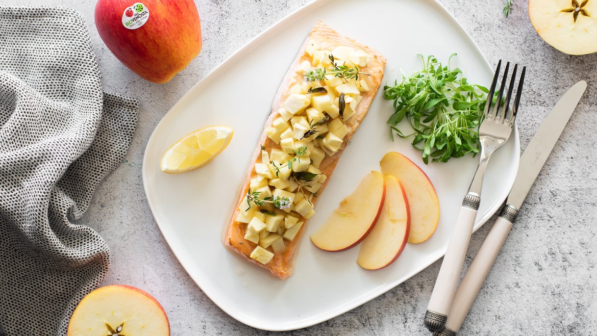 Filetto di salmone al forno<br>con mele Pinova