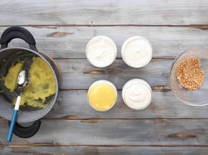 Käsekuchen im Glas<br>mit Pinova-Äpfeln und Amaretti