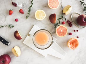 Infuso estivo alle mele e frutti rossi