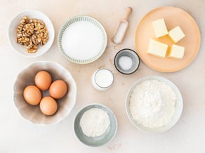 Kranzkuchen mit Golden Delicious-Äpfeln und gesalzenem Karamell