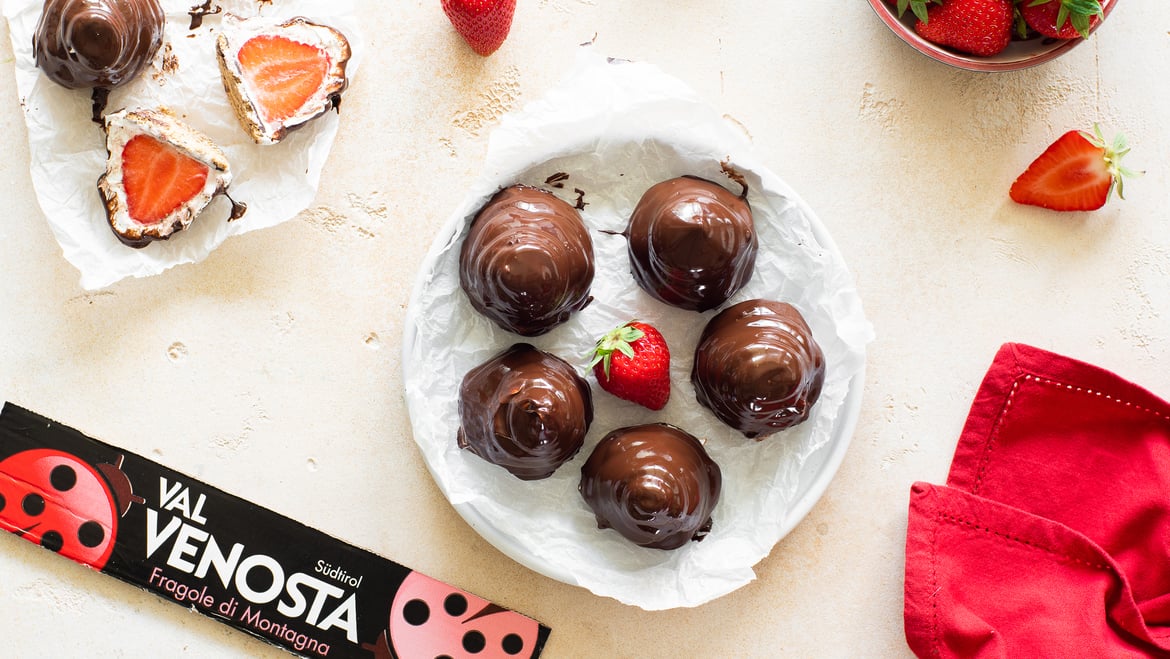 Moretti con le fragole e cioccolato fondente
