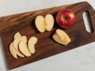 Puff pastry roses with Pinova apples and cinnamon