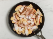 Rose di pasta sfoglia e mele Pinova alla cannella