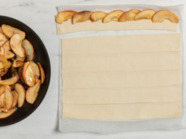 Puff pastry roses with Pinova apples and cinnamon
