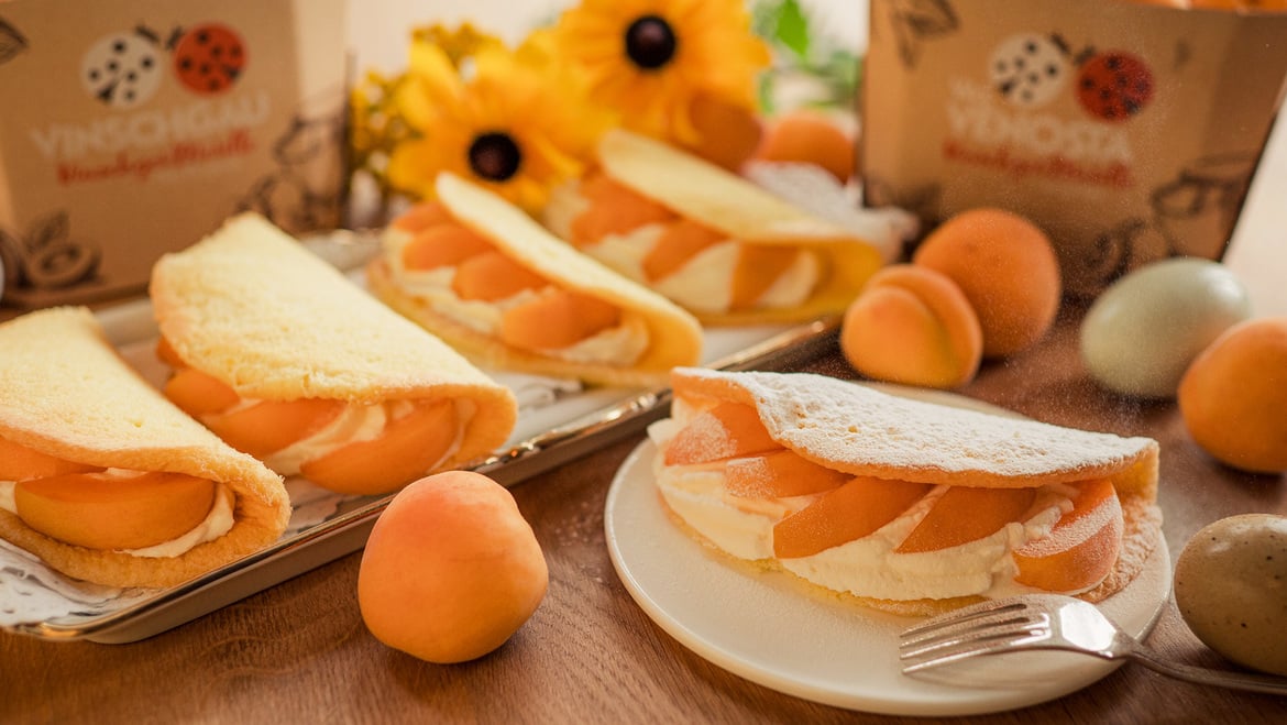 Sponge cake omelette with apricots from Val Venosta