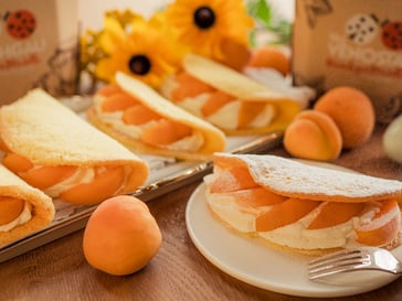 Sponge cake omelette with apricots from Val Venosta