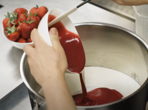Vinschger Erdbeer-Pannacotta