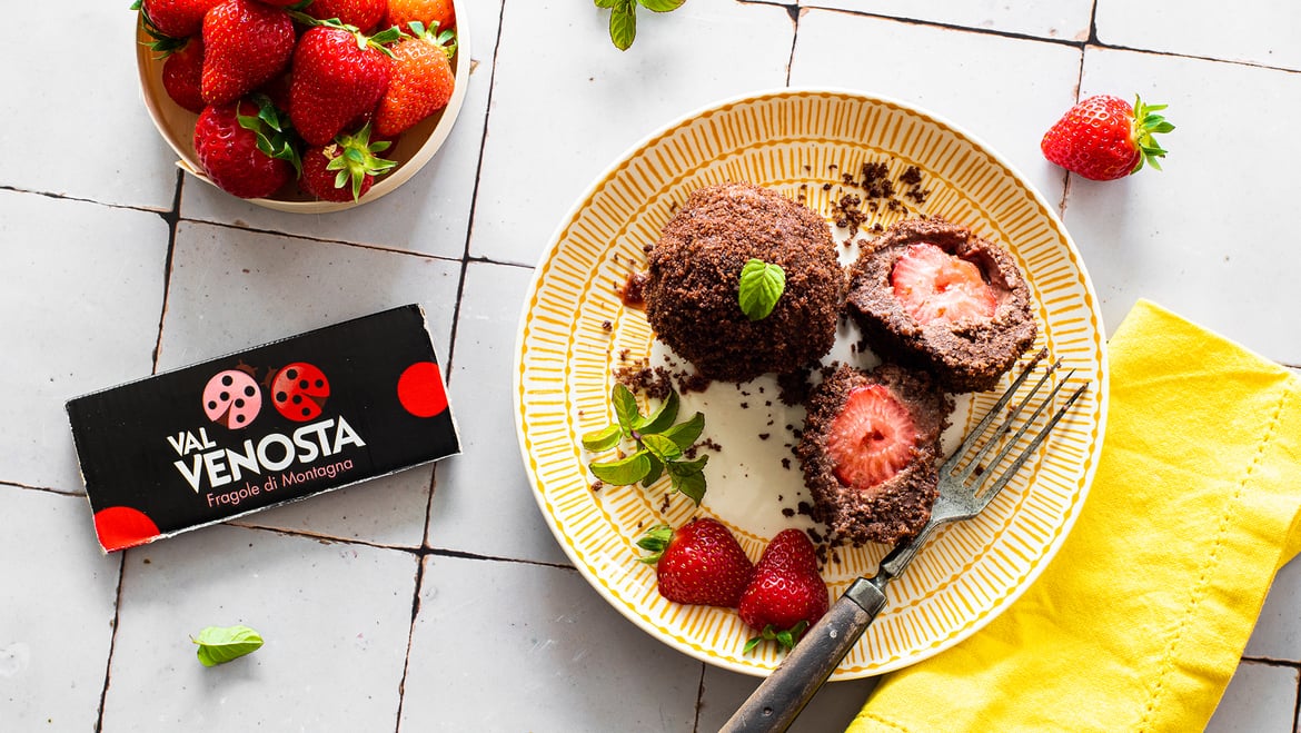 Chocolate dumplings filled with strawberries