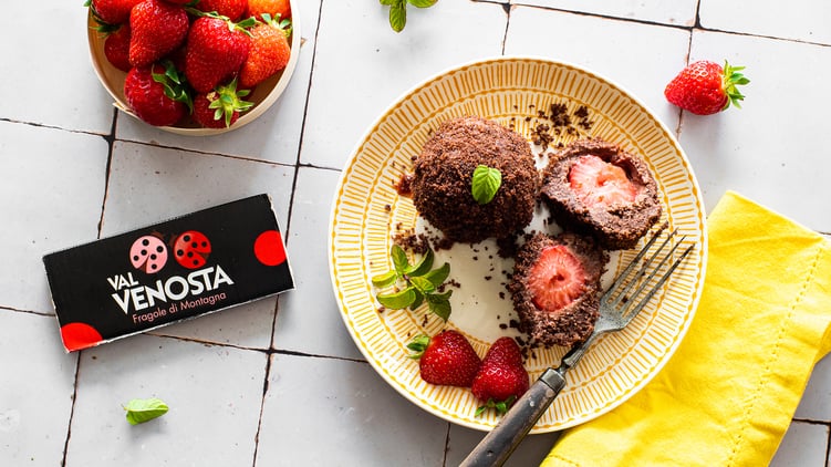Chocolate dumplings filled with strawberries