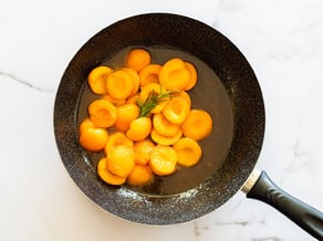 Vanilla soufflés with caramelized apricots
