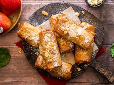 Mini strudel di pasta fillo con mele Gala bio