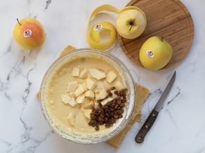 Tarta de manzana Golden Delicious, queso robiola y pasas sultanas