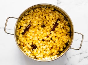 Confettura speziata con mele Golden Delicious