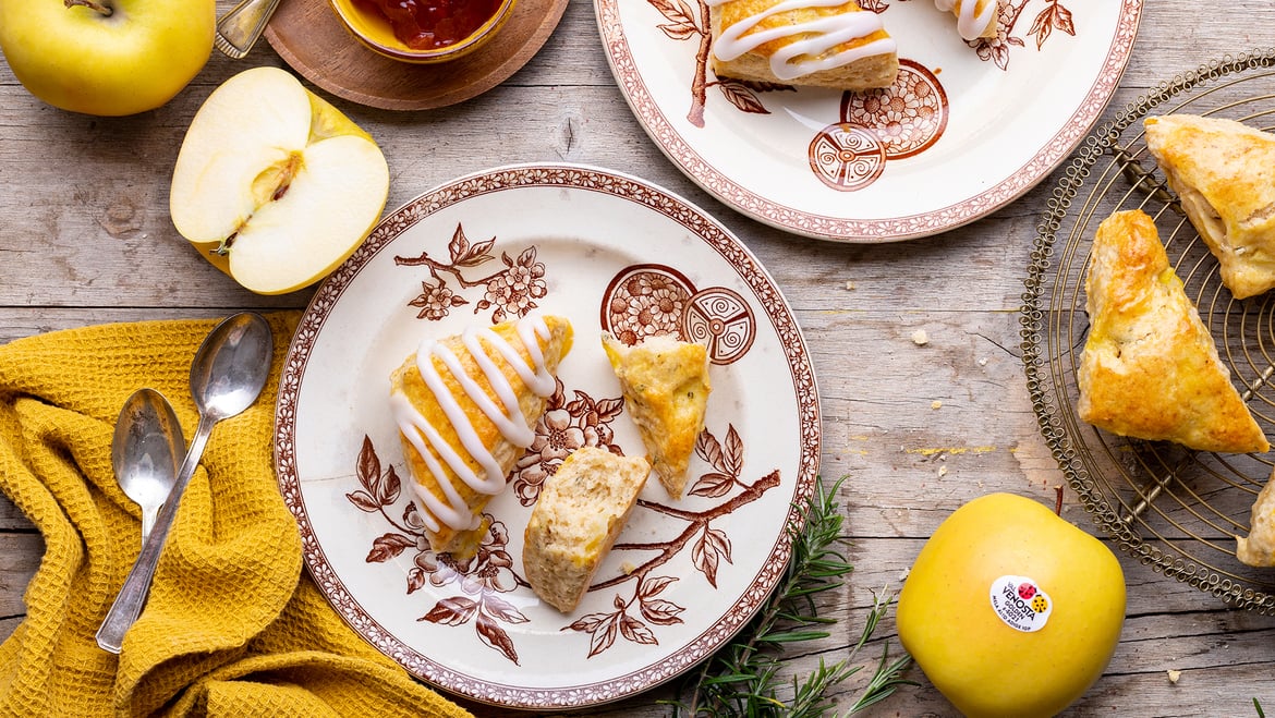 Scones alle mele Golden Delicious e rosmarino
